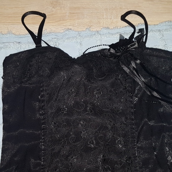 Black lace dress - Picture 3 of 9